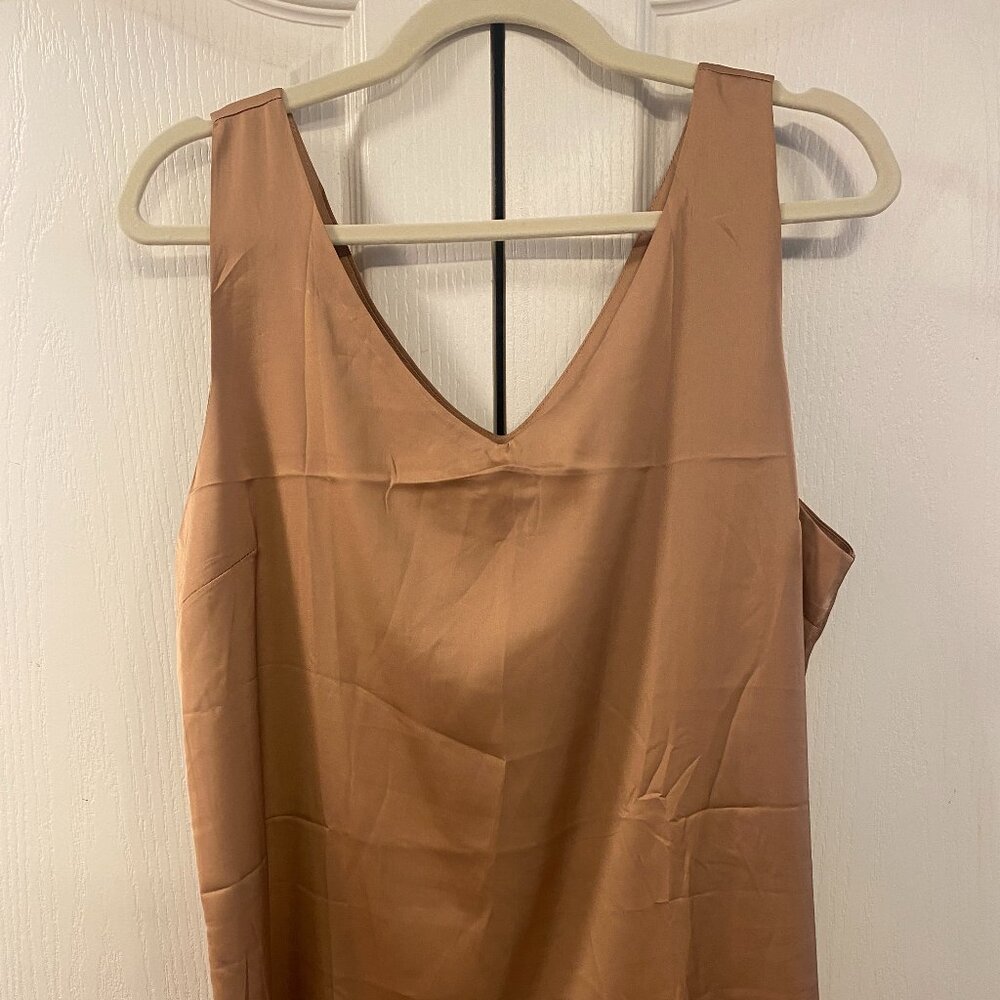 Womens Sleeveless V-Neck Tank Top in Light Brown